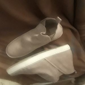 Sneaker suede booties